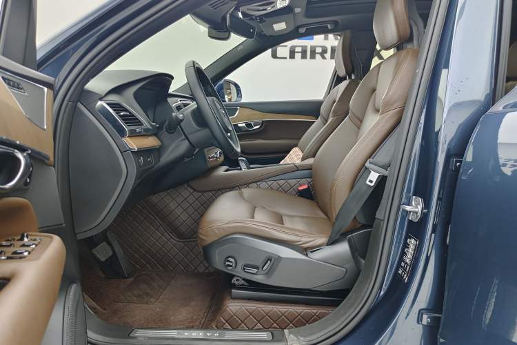 Used Volvo XC90 2021 B5 SmartDrive Luxury Edition 5-seater Interior 2