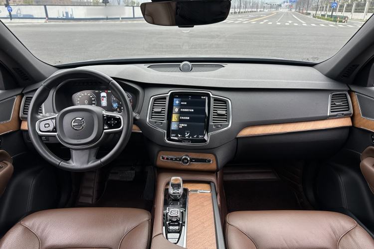 Used Volvo XC90 2021 B5 SmartDrive Luxury Edition 7 Seats Interior 3