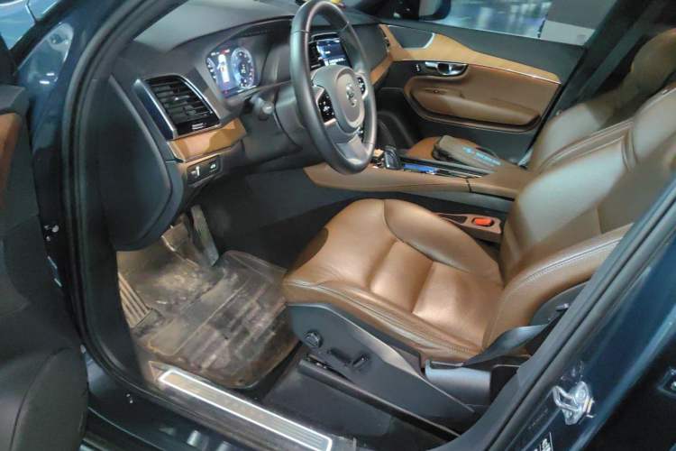 Used Volvo XC90 2021 B6 Zhiyi Luxury Edition 7-Seater Interior 3