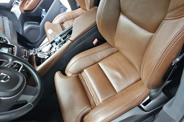 Used Volvo XC90 2021 B6 Luxury Smart Edition 7-Seater Left Front Seat