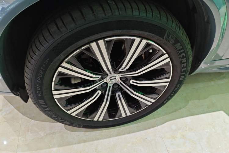 Used Volvo XC90 2021 B6 Zhiyi Luxury Edition 7-Seater Left Front Wheel Hub