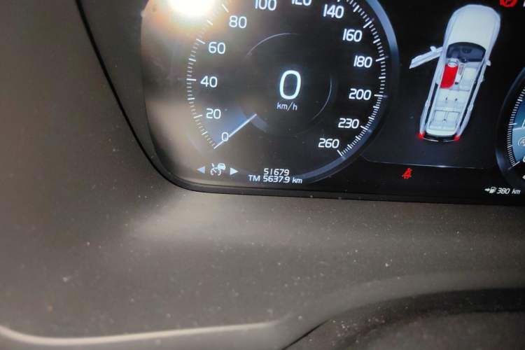 Used Volvo XC90 2021 B6 Zhiyi Luxury Edition 7-Seater Odometer Close Up
