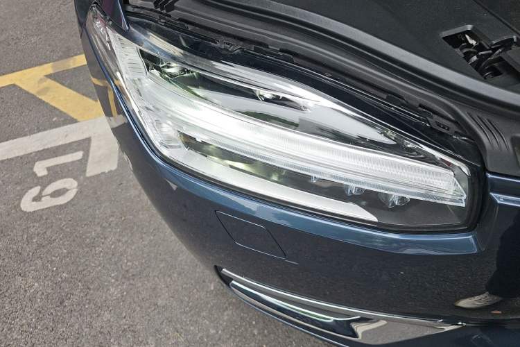 Used Volvo XC90 2021 B6 Luxury Smart Edition 7-Seater Right Front Headlight