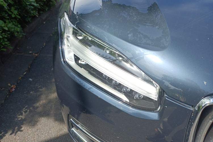 Used Volvo XC90 2021 B5 SmartDrive Luxury Edition 5-seater Right Front Headlight