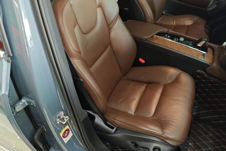Used Volvo XC90 2021 B6 Zhiyi Luxury Edition 7-Seater Right Front Seat