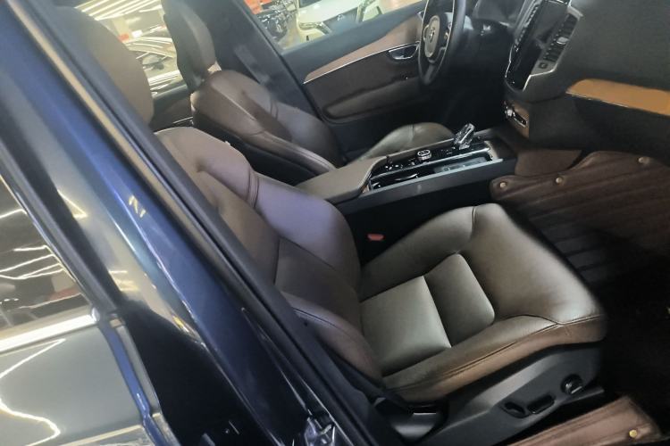Used Volvo XC90 2021 B5 SmartDrive Luxury Edition 7 Seats Right Front Seat