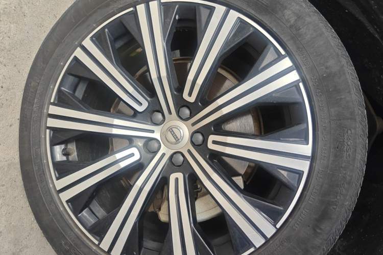 Used Volvo XC90 2021 B6 Zhiyi Luxury Edition 7-Seater Right Front Wheel Hub