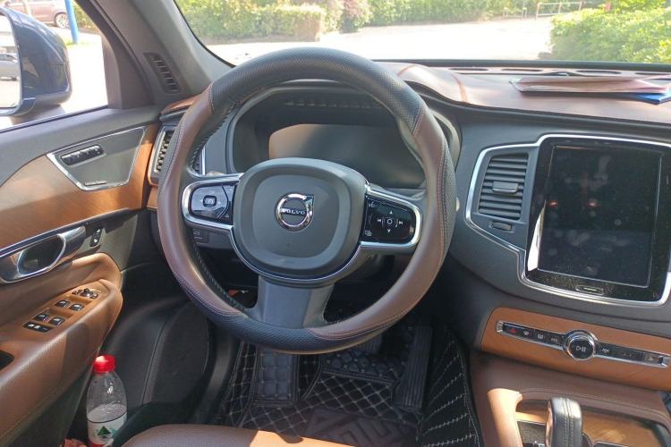 Used Volvo XC90 2021 B5 SmartDrive Luxury Edition 5-seater Steering Wheel