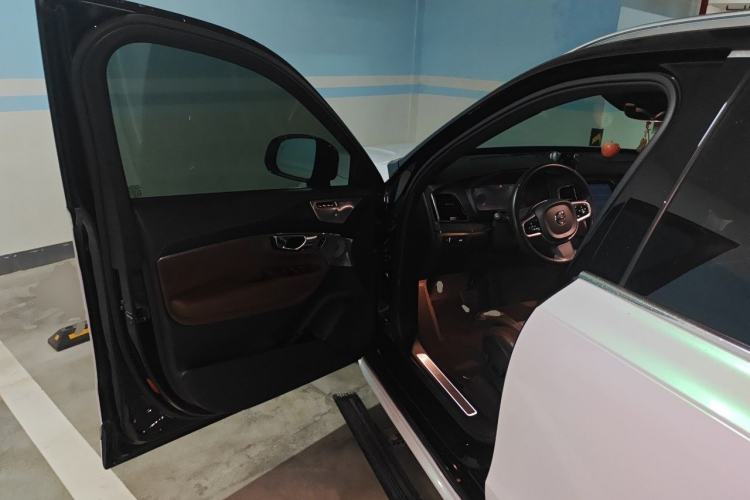Used Volvo XC90 2021 B6 Luxury Smart Edition 7-Seater Driver Seat