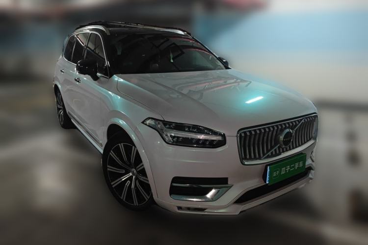 Used Volvo XC90 2021 B6 Luxury Smart Edition 7-Seater Front Right 45 Deg