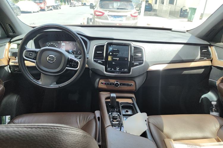 Used Volvo XC90 2021 B6 Zhiyi Luxury Edition 7-Seater Center Console
