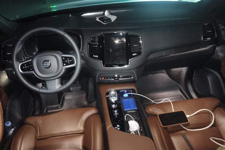 Used Volvo XC90 2021 B6 Luxury Smart Edition 7-Seater Center Console