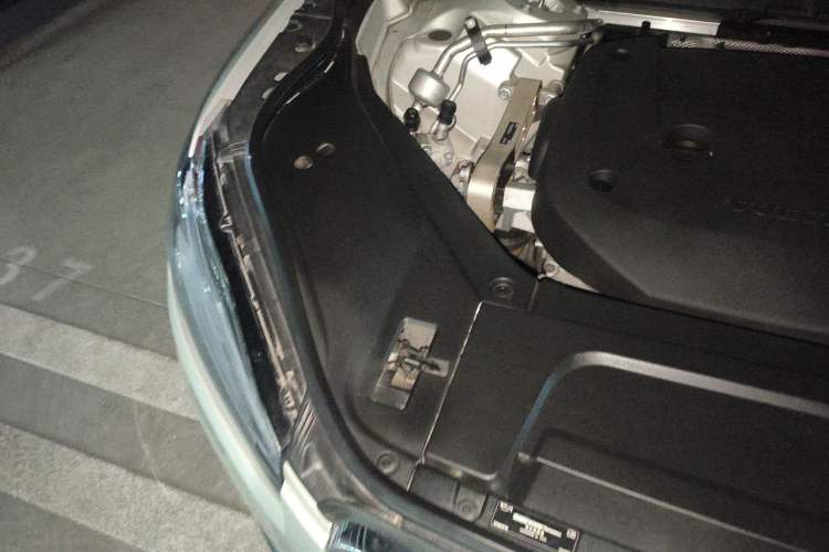 Used Volvo XC90 2021 B6 Luxury Smart Edition 7-Seater Engine Bay Right