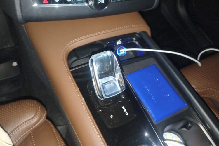 Used Volvo XC90 2021 B6 Luxury Smart Edition 7-Seater Gear Lever