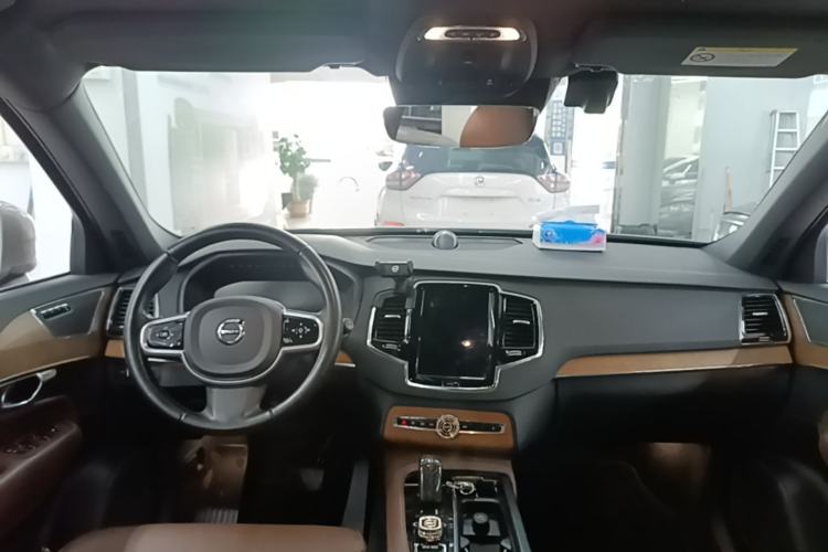 Used Volvo XC90 2021 B6 Zhiyi Luxury Edition 7-Seater Center Console