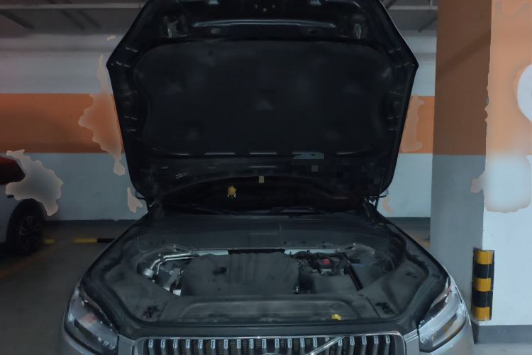 Used Volvo XC90 2021 B5 SmartDrive Luxury Edition 5-seater Engine Bay