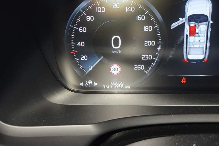 Used Volvo XC90 2021 B5 SmartDrive Luxury Edition 5-seater Odometer Close Up