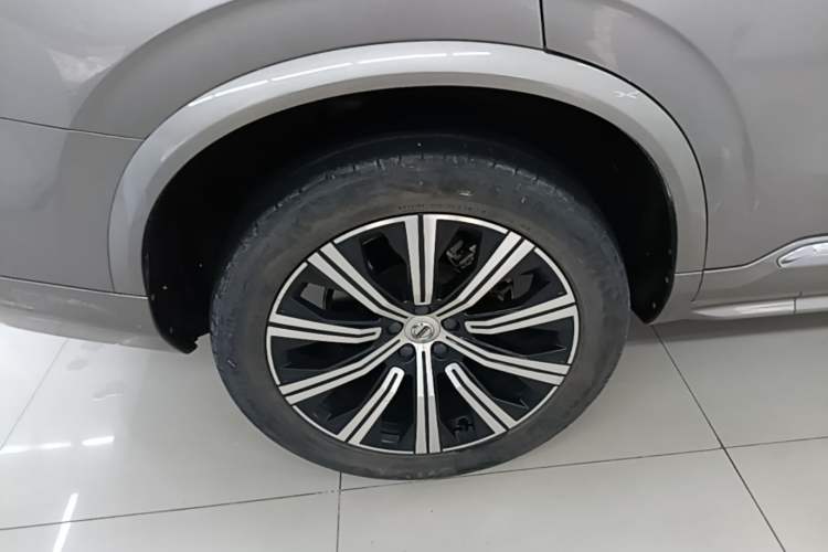 Used Volvo XC90 2021 B6 Zhiyi Luxury Edition 7-Seater Right Rear Wheel Hub