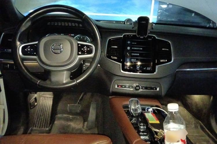 Used Volvo XC90 2021 B6 Luxury Smart Edition 7-Seater Center Console