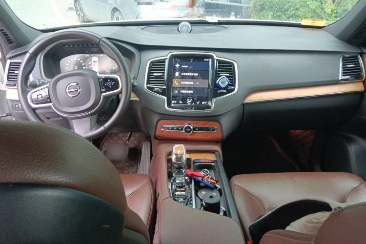 Used Volvo XC90 2021 B6 Zhiyi Luxury Edition 7-Seater Center Console