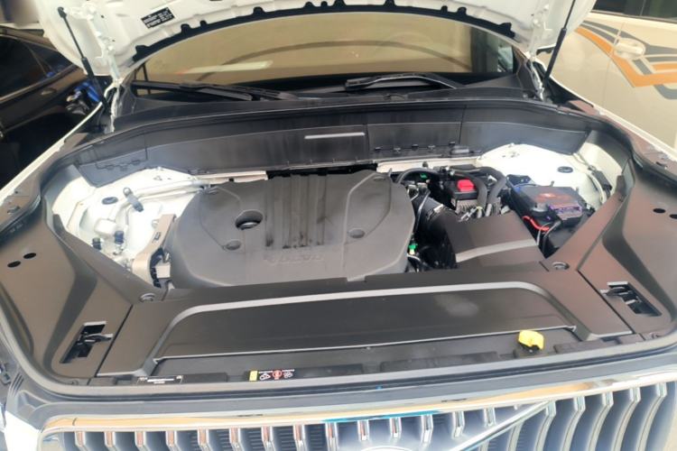 Used Volvo XC90 2021 B5 SmartDrive Luxury Edition 5-seater Engine Bay