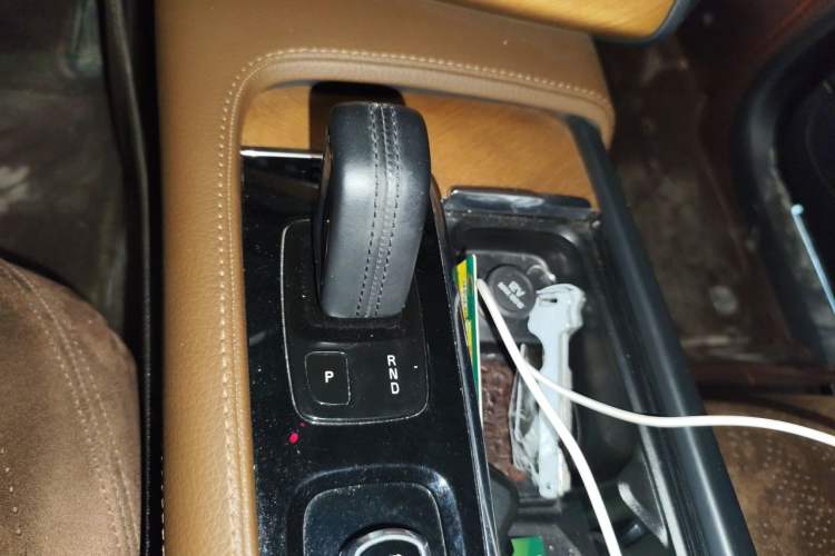 Used Volvo XC90 2021 B6 Zhiyi Luxury Edition 7-Seater Gear Lever