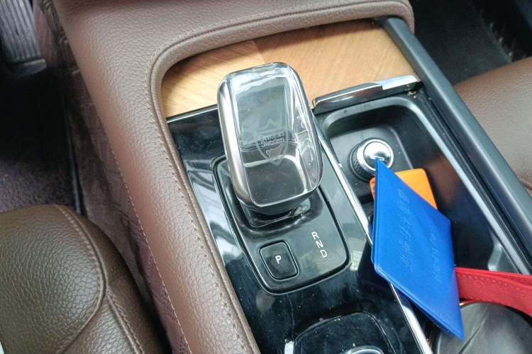 Used Volvo XC90 2021 B6 Zhiyi Luxury Edition 7-Seater Gear Lever