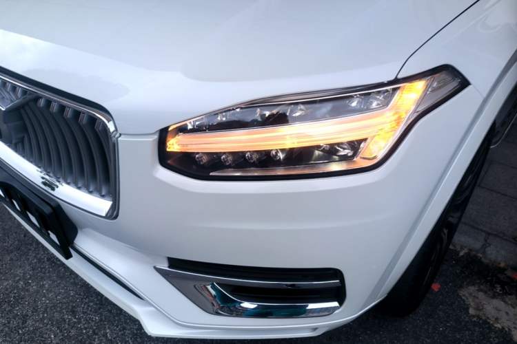 Used Volvo XC90 2021 B5 SmartDrive Luxury Edition 5-seater Left Front Headlight