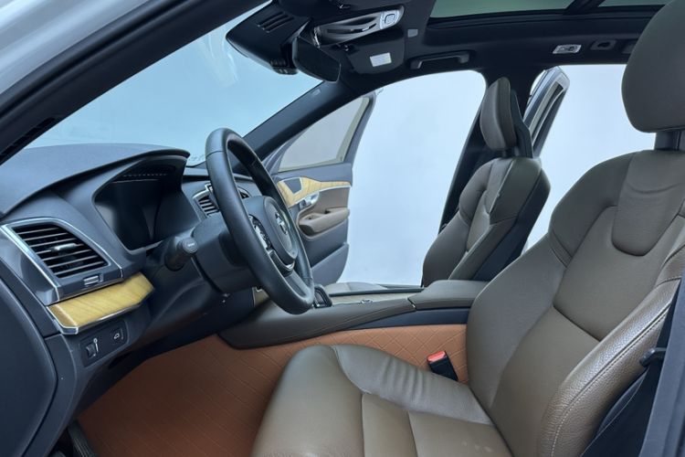 Used Volvo XC90 2021 B5 SmartDrive Luxury Edition 5-seater Left Front Seat