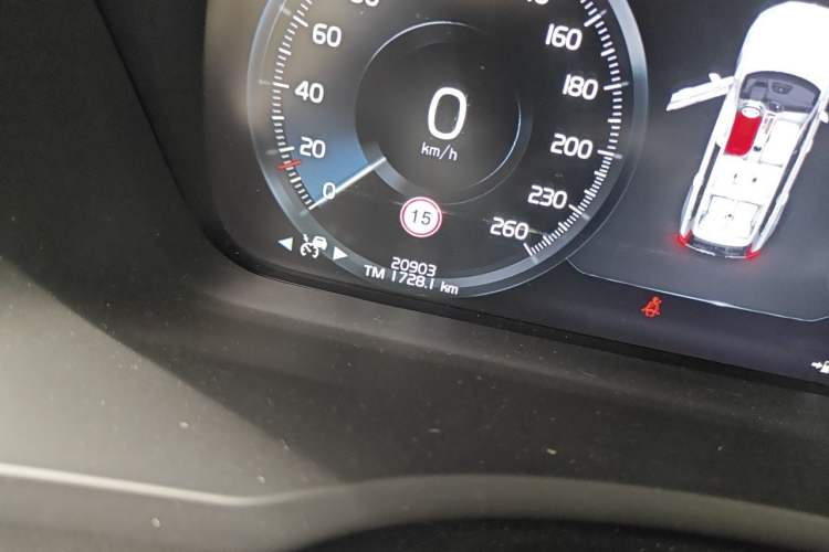 Used Volvo XC90 2021 B6 Zhiyi Luxury Edition 7-Seater Odometer Close Up