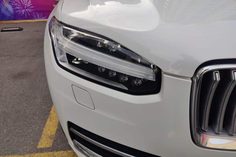 Used Volvo XC90 2021 B6 Luxury Smart Edition 7-Seater Right Front Headlight
