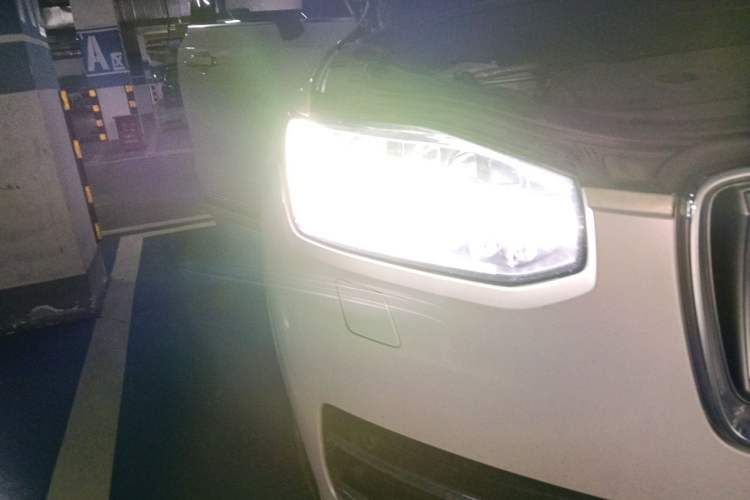 Used Volvo XC90 2021 B6 Luxury Smart Edition 7-Seater Right Front Headlight