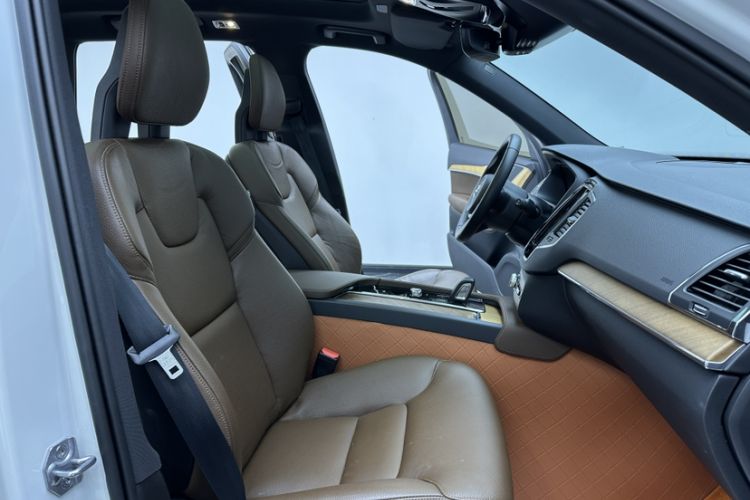Used Volvo XC90 2021 B5 SmartDrive Luxury Edition 5-seater Right Front Seat
