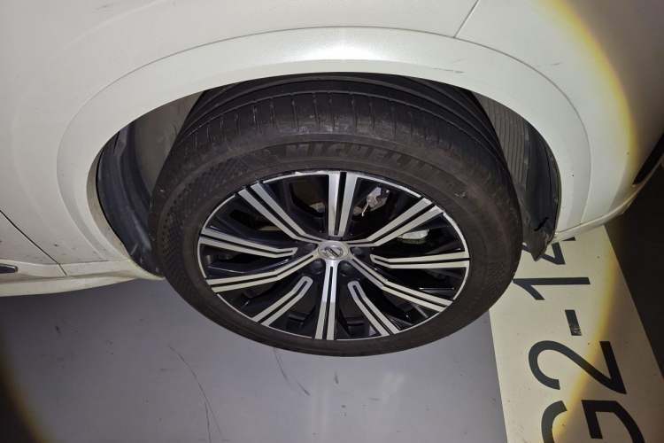 Used Volvo XC90 2021 B5 SmartDrive Luxury Edition 7 Seats Right Front Wheel Hub
