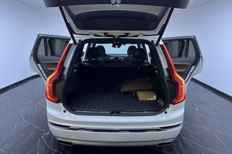 Used Volvo XC90 2021 B5 SmartDrive Luxury Edition 5-seater Trunk