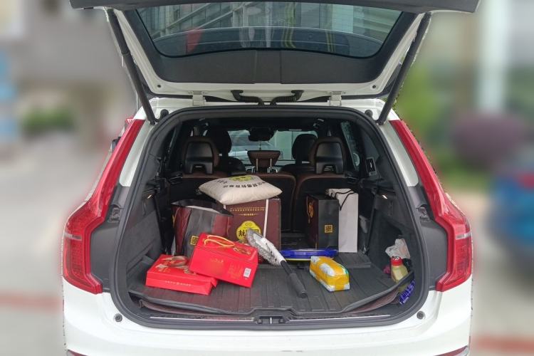 Used Volvo XC90 2021 B6 Zhiyi Luxury Edition 7-Seater Trunk