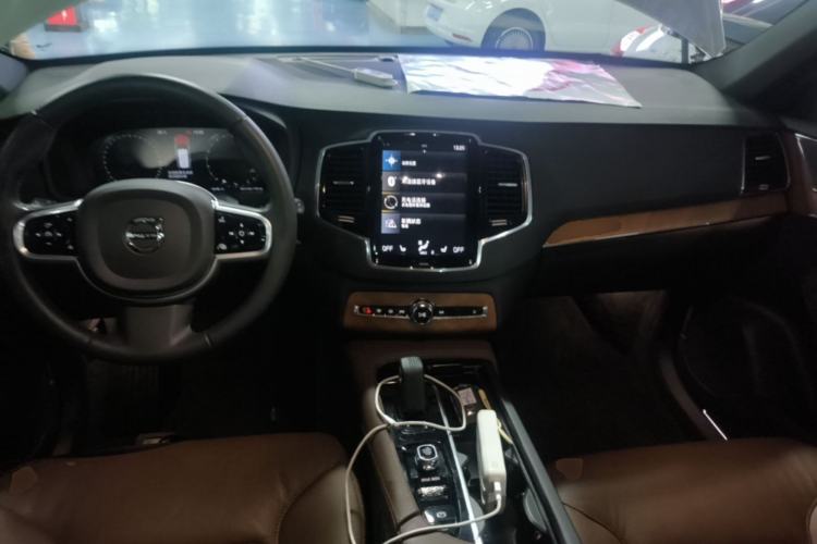 Used Volvo XC90 2021 B6 Zhiyi Luxury Edition 7-Seater Center Console