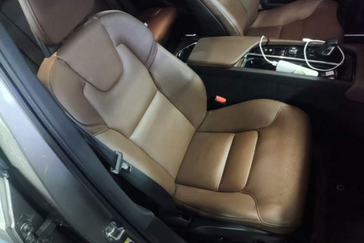 Used Volvo XC90 2021 B6 Zhiyi Luxury Edition 7-Seater Right Front Seat
