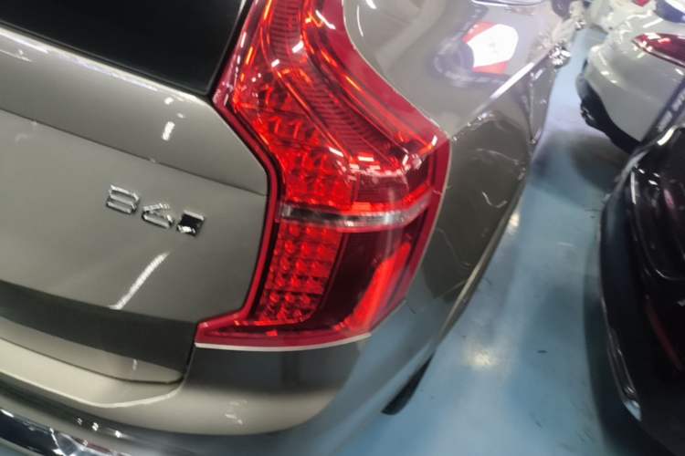 Used Volvo XC90 2021 B6 Zhiyi Luxury Edition 7-Seater Right Rear Taillight