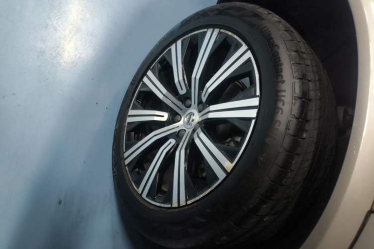 Used Volvo XC90 2021 B6 Zhiyi Luxury Edition 7-Seater Right Rear Wheel Hub