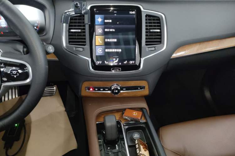 Used Volvo XC90 2022 B5 SmartDrive Luxury Edition 7 Seats Audio And AC Panel