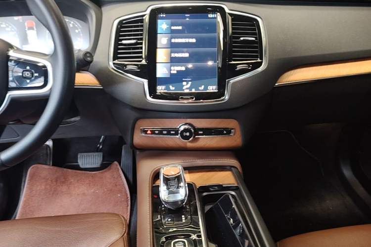Used Volvo XC90 2022 B6 Zhiyi Luxury Edition 7-Seater Audio And AC Panel