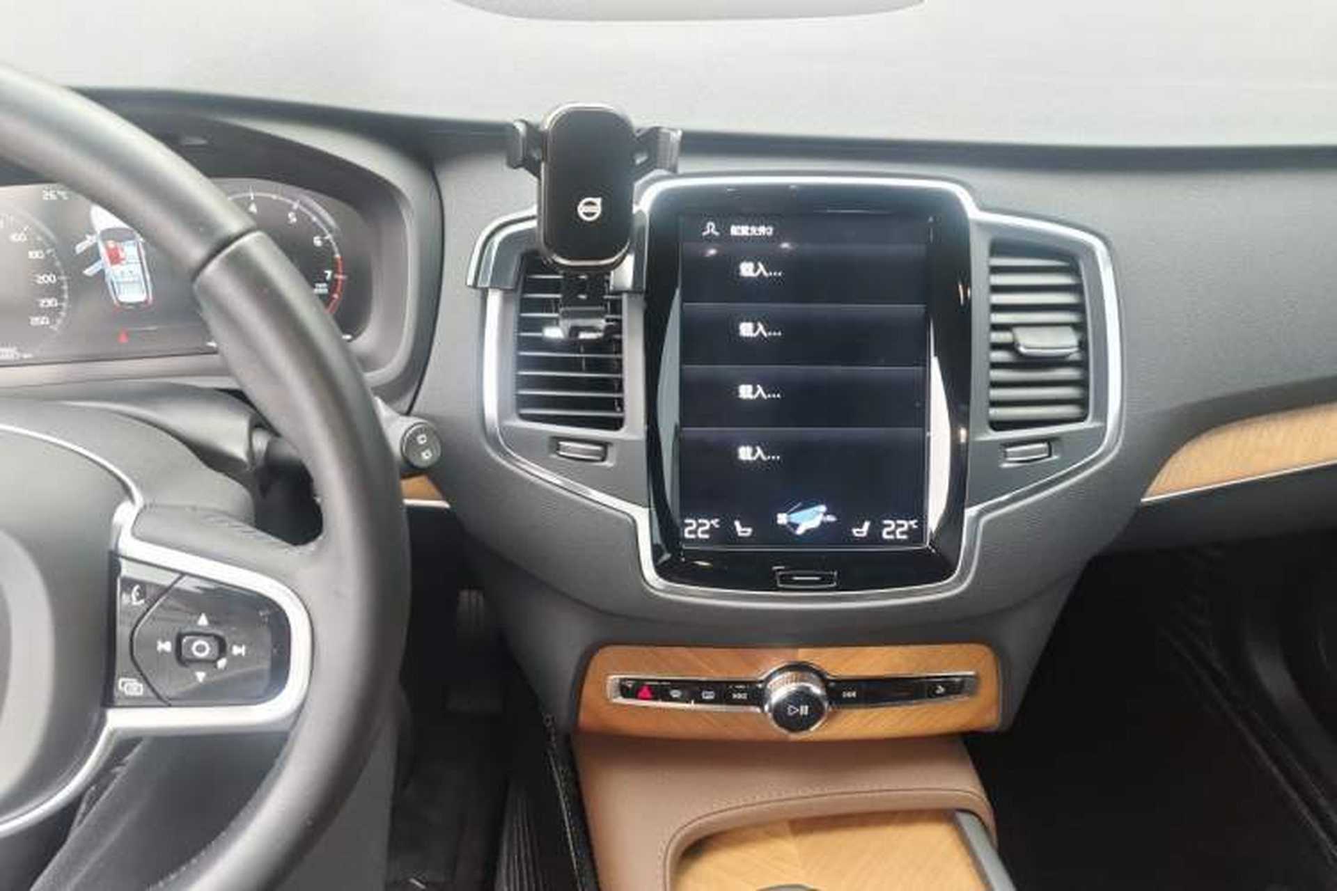 Used Volvo XC90 2022 B5 Smart Drive Luxury Edition 5 Seats Audio And AC Panel