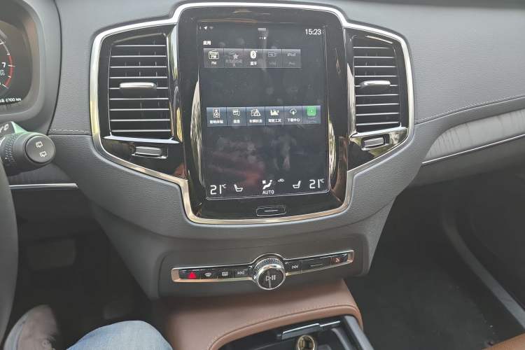 Used Volvo XC90 2022 B6 Zhiya Luxury 7-Seater Audio And AC Panel