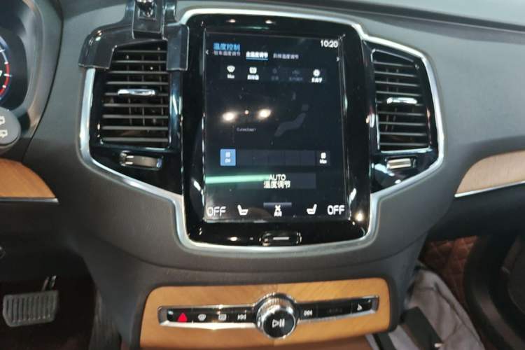 Used Volvo XC90 2022 B6 Zhiyi Luxury Edition 7-Seater Audio And AC Panel