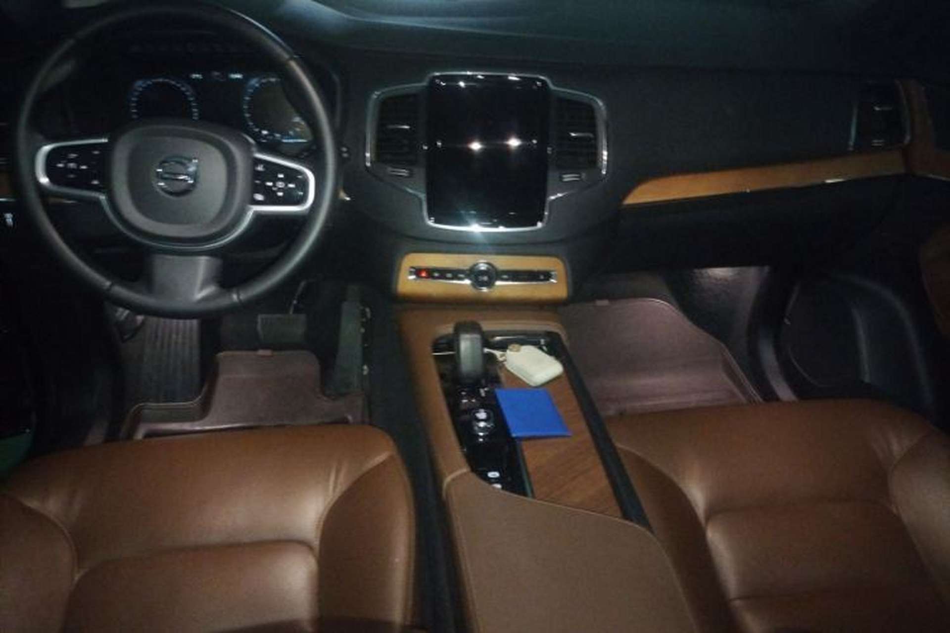Used Volvo XC90 2022 B5 Smart Drive Luxury Edition 5 Seats Center Console