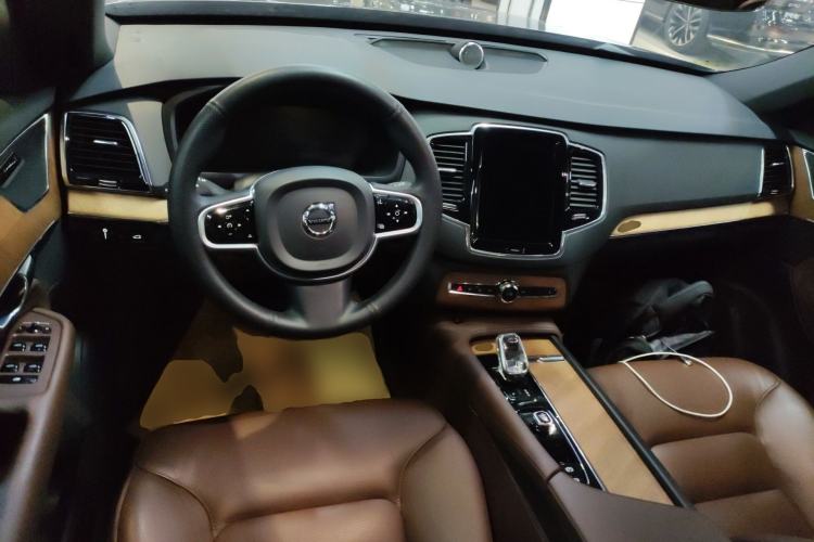 Used Volvo XC90 2022 B6 Zhiyi Luxury Edition 7-Seater Center Console