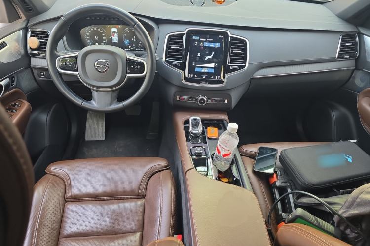 Used Volvo XC90 2022 B6 Zhiya Luxury 7-Seater Center Console