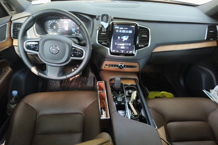Used Volvo XC90 2022 B6 Zhiyi Luxury Edition 7-Seater Center Console