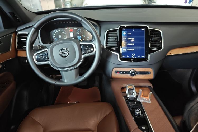 Used Volvo XC90 2022 B6 Zhiyi Luxury Edition 7-Seater Center Console